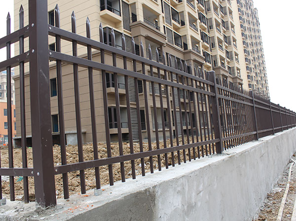小區(qū)圍墻護欄