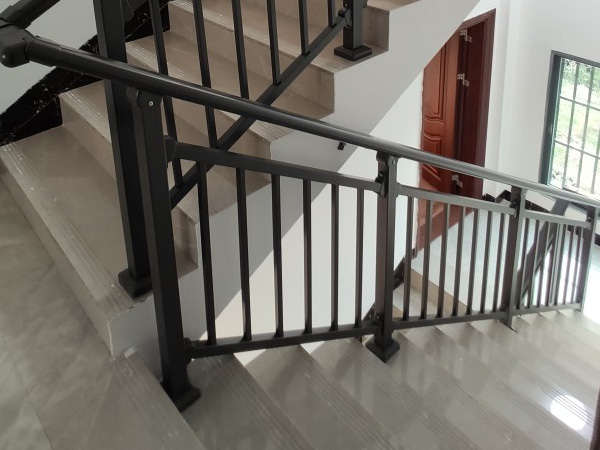 樓梯扶手種類(lèi)分類(lèi)