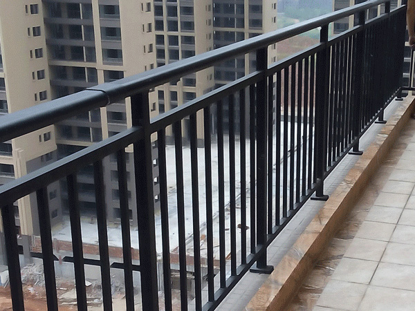 陽臺護欄多少錢一米？