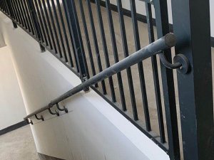 學(xué)校靠墻樓梯扶手 學(xué)校靠墻樓梯扶手