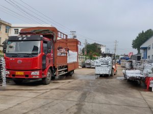 金用護(hù)欄2020年7月25日鋅鋼陽臺護(hù)欄裝車發(fā)貨！