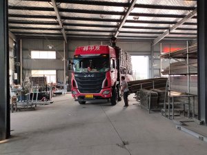 金用護欄2020年8月5日鋅鋼陽臺護欄裝車發(fā)貨！