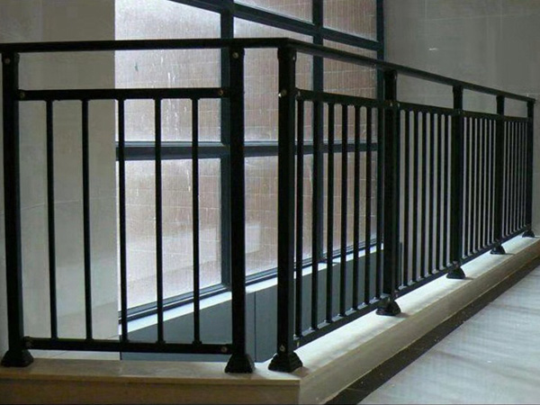 陽(yáng)臺(tái)護(hù)欄風(fēng)格種類(lèi)分類(lèi)大全 陽(yáng)臺(tái)護(hù)欄風(fēng)格種類(lèi)分類(lèi)大全