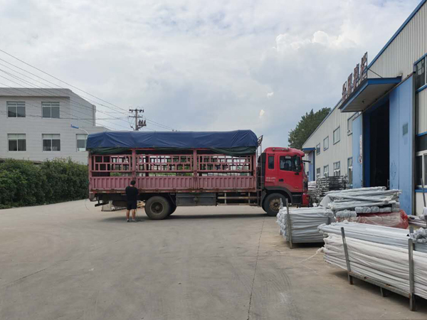 金用護欄2020年8月8日鋅鋼陽臺護欄裝車發貨! 金用護欄2020年8月8日鋅鋼陽臺護欄裝車發貨!