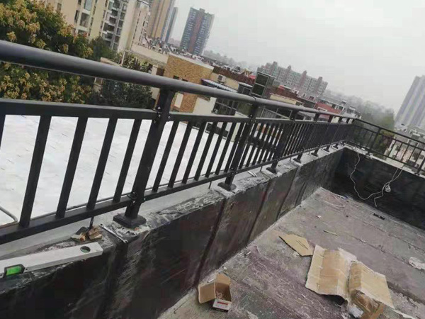 陽臺(tái)護(hù)欄采購方法