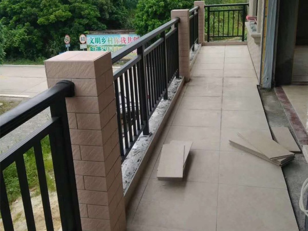 這幾種陽(yáng)臺(tái)欄桿,最受采購(gòu)人員的青睞! 這幾種陽(yáng)臺(tái)欄桿,最受采購(gòu)人員的青睞!