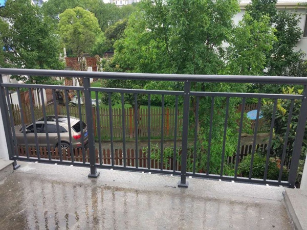 陽臺護(hù)欄哪里可以定制? 陽臺護(hù)欄哪里可以定制?