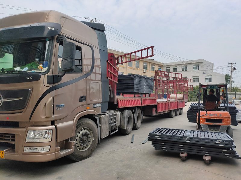 金用護欄2020年9月25日鋅鋼百葉窗發貨! 金用護欄2020年9月25日鋅鋼百葉窗發貨!