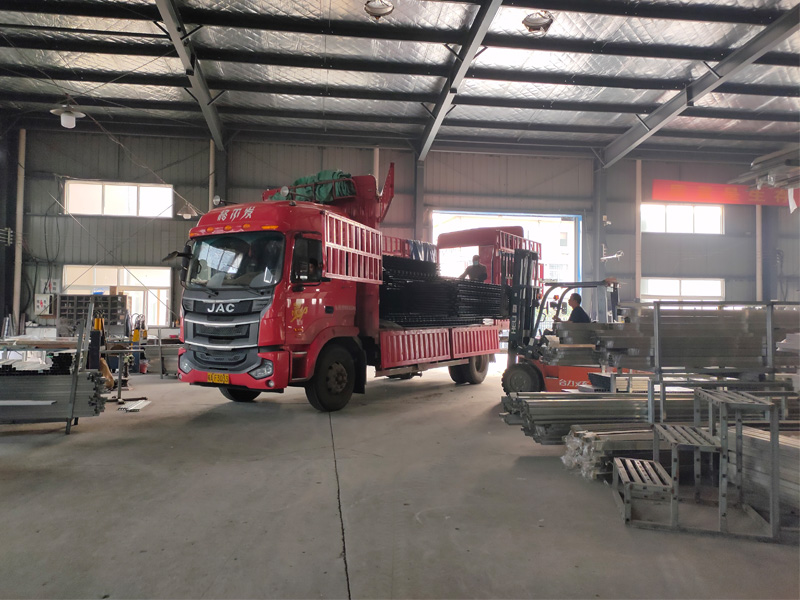 金用護(hù)欄2020年10月13日鋅鋼圍墻護(hù)欄發(fā)貨! 金用護(hù)欄2020年10月13日鋅鋼圍墻護(hù)欄發(fā)貨!