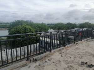 推薦2款陽臺(tái)護(hù)欄,定制價(jià)格不到60元一米! 推薦2款陽臺(tái)護(hù)欄,定制價(jià)格不到60元一米!