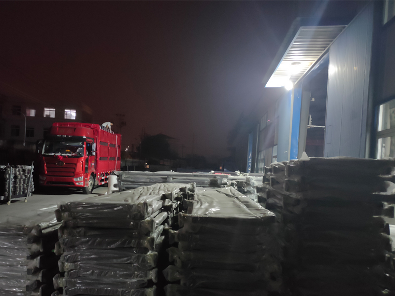 金用護欄2020年10月27日鋅鋼百葉窗發貨! 金用護欄2020年10月27日鋅鋼百葉窗發貨!