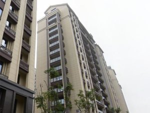 紹興錦樾華府小區(qū)陽(yáng)臺(tái)玻璃護(hù)欄、鋅鋼樓梯扶手定制