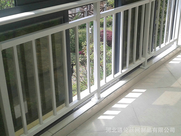 護欄優(yōu)點 護欄優(yōu)點