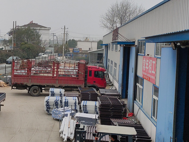 金用護(hù)欄2020年12月10日鋅鋼百葉窗發(fā)貨! 金用護(hù)欄2020年12月10日鋅鋼百葉窗發(fā)貨!