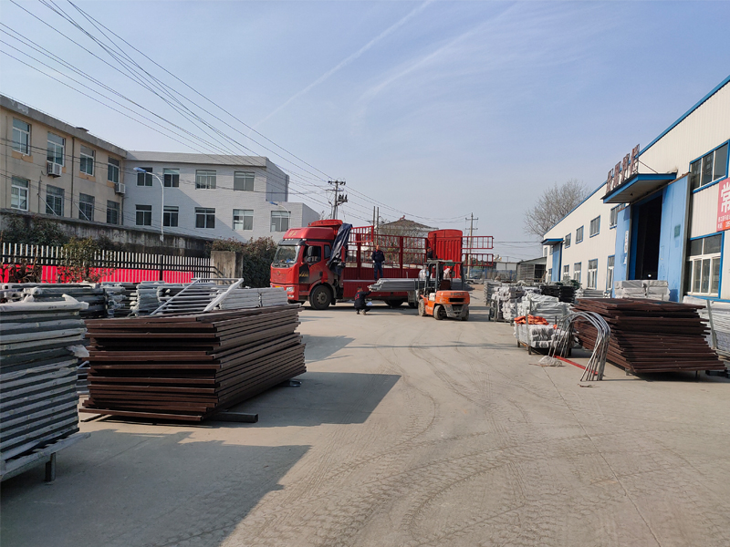 金用護欄2020年12月26日鋅鋼陽臺護欄發(fā)貨! 金用護欄2020年12月26日鋅鋼陽臺護欄發(fā)貨!