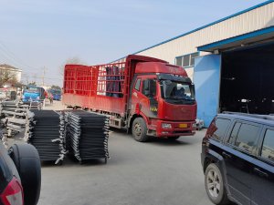 金用護(hù)欄2020年12月25日鋅鋼百葉窗發(fā)貨！