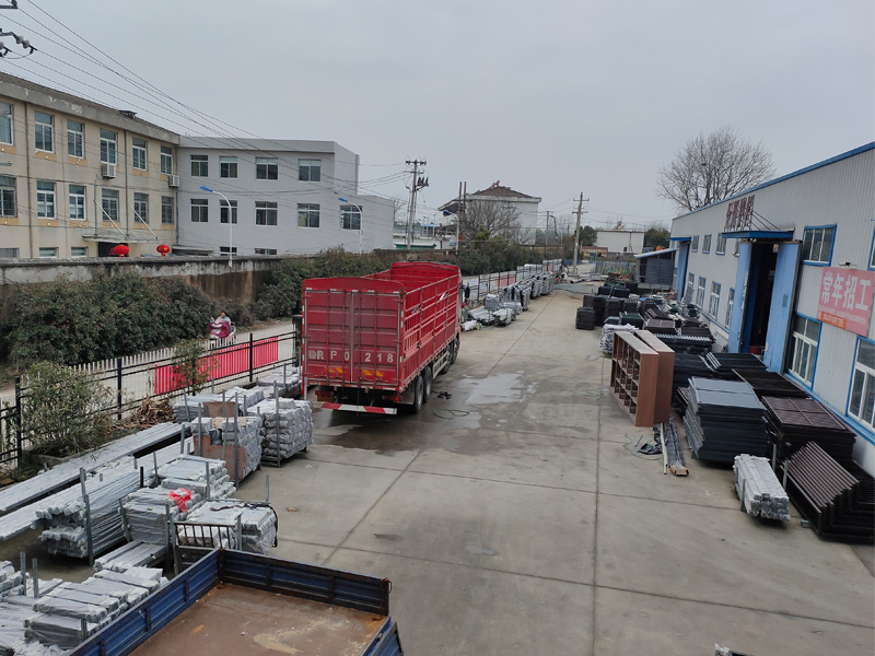 金用護欄2021年2月28日上午鋅鋼百葉窗發(fā)貨！