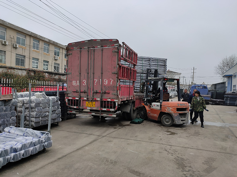 金用護(hù)欄2021年3月9日鋅鋼陽臺(tái)護(hù)欄發(fā)貨！