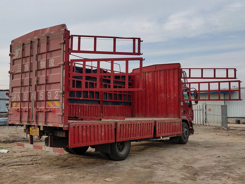 金用護欄2021年4月7日鋅鋼百葉窗發(fā)貨! 金用護欄2021年4月7日鋅鋼百葉窗發(fā)貨!