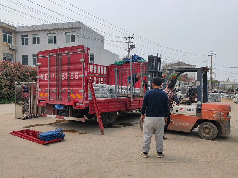 金用護(hù)欄2021年4月13日鋅鋼欄桿發(fā)貨! 金用護(hù)欄2021年4月13日鋅鋼欄桿發(fā)貨!