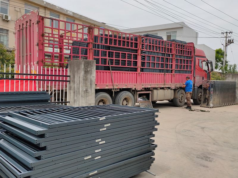 金用護(hù)欄2021年5月6日鋅鋼百葉窗發(fā)貨！