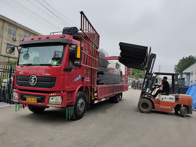 金用護(hù)欄2021年5月11日鋅鋼百葉窗發(fā)貨! 金用護(hù)欄2021年5月11日鋅鋼百葉窗發(fā)貨!