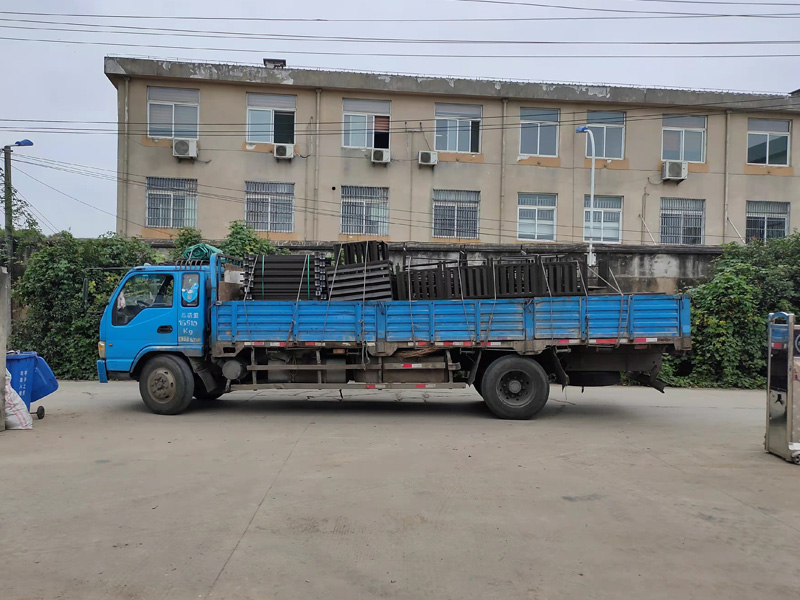 金用護欄2021年8月24日鋅鋼空調(diào)百葉窗發(fā)貨！