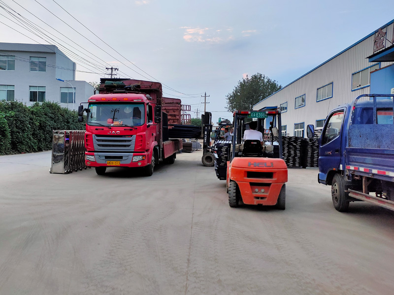 金用護(hù)欄2021年9月10日鋅鋼百葉窗發(fā)貨！