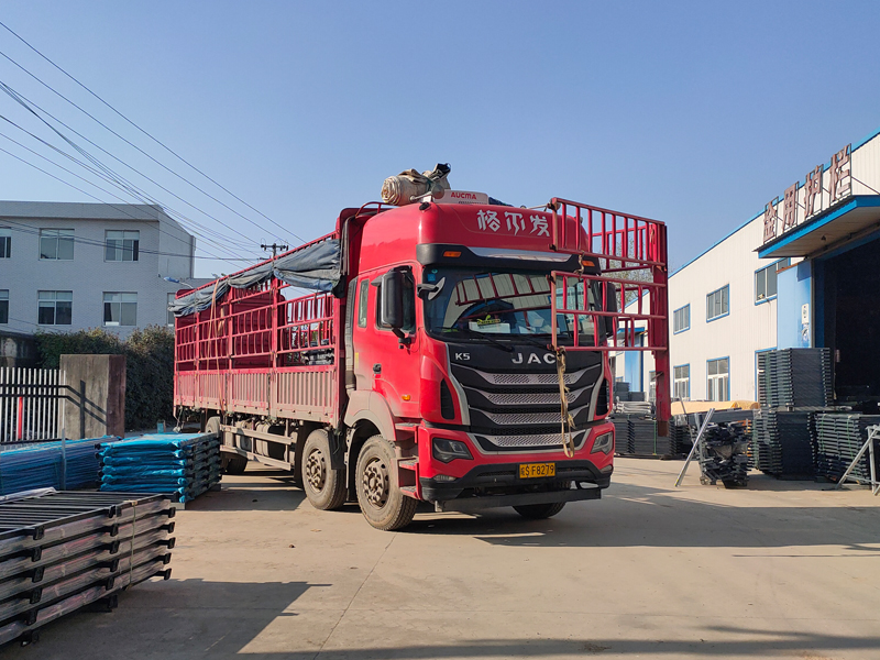 金用護欄2021年12月10日鋅鋼陽臺護欄裝車發貨! 金用護欄2021年12月10日鋅鋼陽臺護欄裝車發貨!