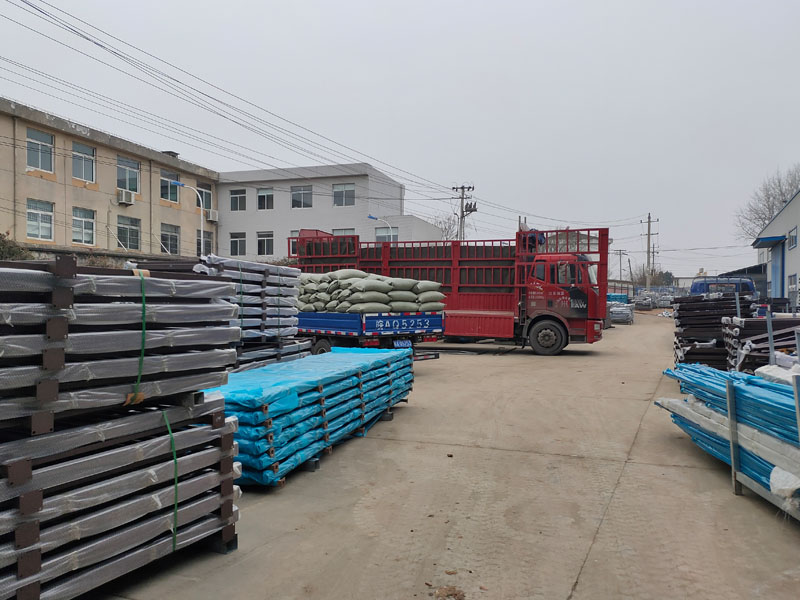 金用護欄2022年1月15日鋅鋼飄窗欄桿裝車發貨！