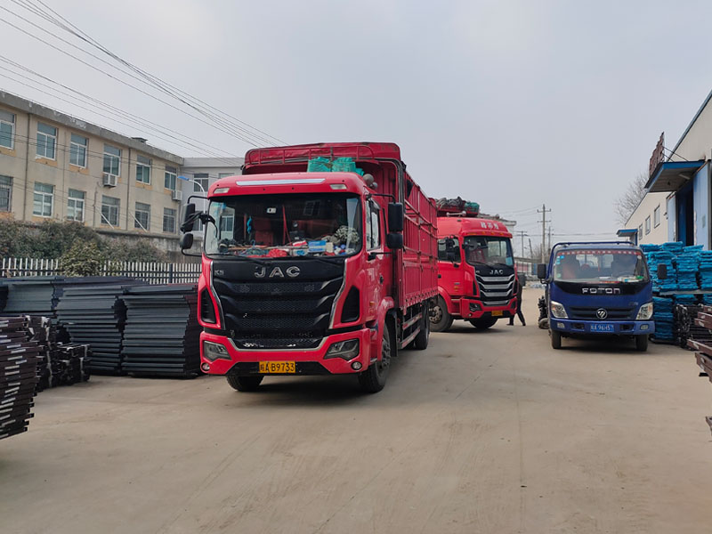  金用護(hù)欄2022年2月24日鋅鋼陽臺(tái)欄桿裝車發(fā)貨！