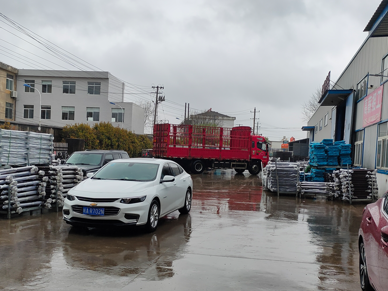 金用護欄2022年3月18日鋅鋼玻璃欄桿裝車發(fā)貨! 金用護欄2022年3月18日鋅鋼玻璃欄桿裝車發(fā)貨!