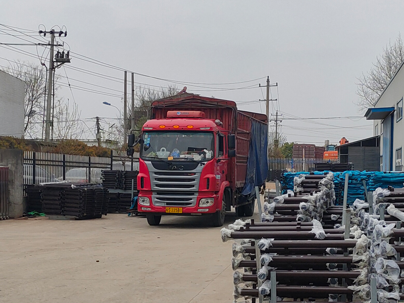 金用護(hù)欄2022年3月19日鋅鋼玻璃欄桿裝車(chē)發(fā)貨! 金用護(hù)欄2022年3月19日鋅鋼玻璃欄桿裝車(chē)發(fā)貨!