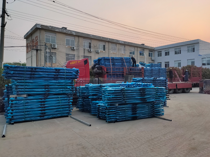 金用護欄2022年4月21日鋅鋼陽臺護欄裝車發貨！