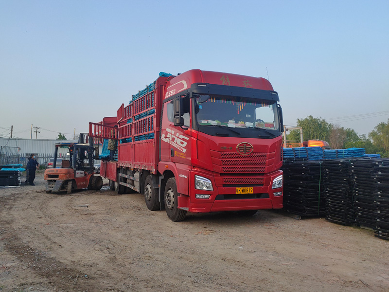 金用護欄2022年4月25日鋅鋼陽臺護欄裝車發貨! 金用護欄2022年4月25日鋅鋼陽臺護欄裝車發貨!