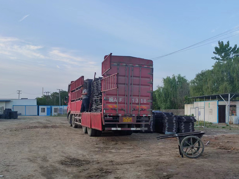 金用護欄2022年5月10日鋅鋼空調欄桿裝車發(fā)貨！