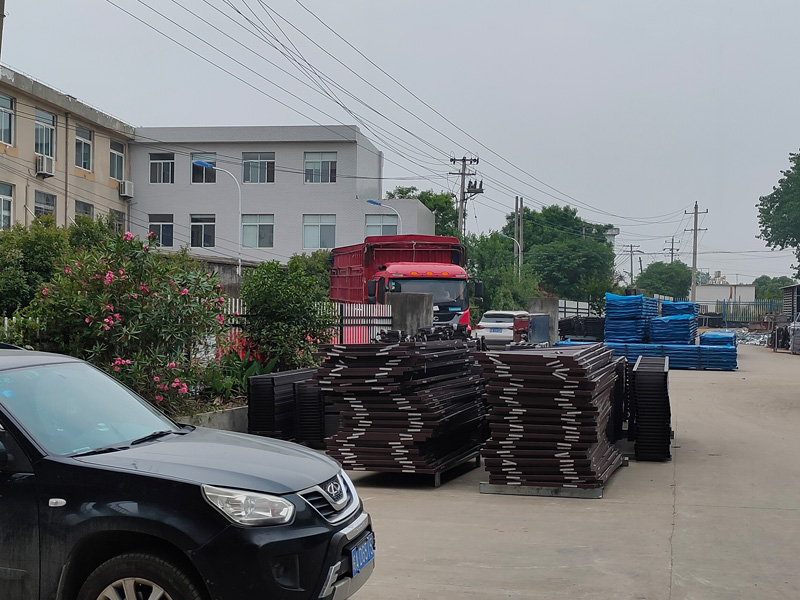 金用護欄2022年5月21日鋅鋼百葉窗裝車發貨！