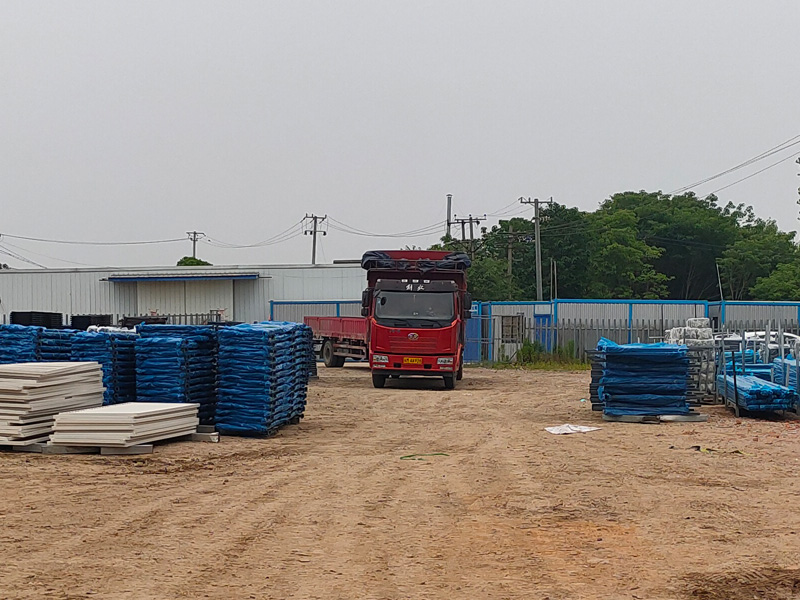 金用護欄2022年6月1日鋅鋼百葉窗裝車發(fā)貨！