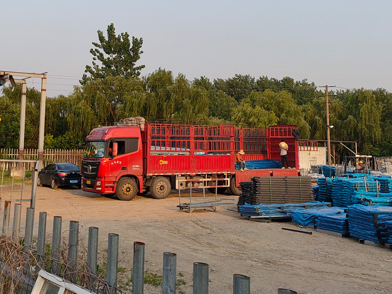 金用護欄2022年6月10日鋅鋼組裝式護欄裝車發貨！