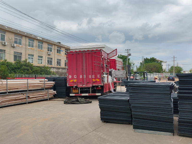 金用護欄2022年7月1日鋅鋼陽臺護欄裝車發貨! 金用護欄2022年7月1日鋅鋼陽臺護欄裝車發貨!