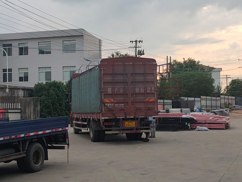 金用護欄2022年7月26日鋅鋼空調欄桿裝車發貨! 金用護欄2022年7月26日鋅鋼空調欄桿裝車發貨!