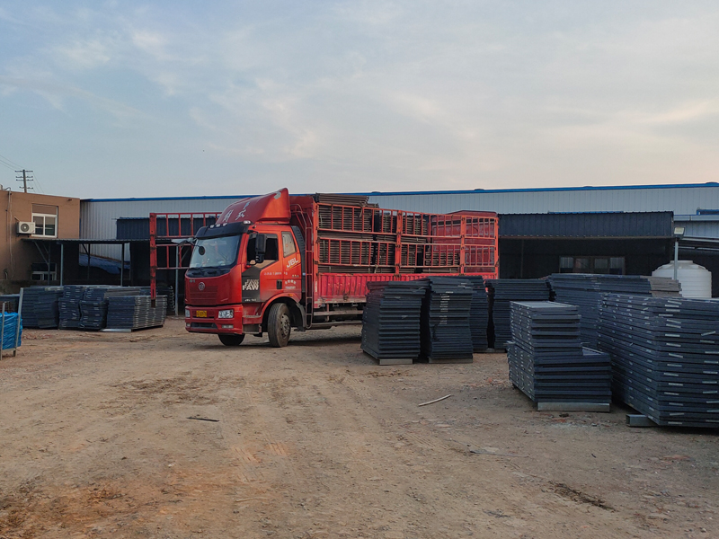 金用護欄2022年7月27日鋅鋼飄窗欄桿裝車發(fā)貨！