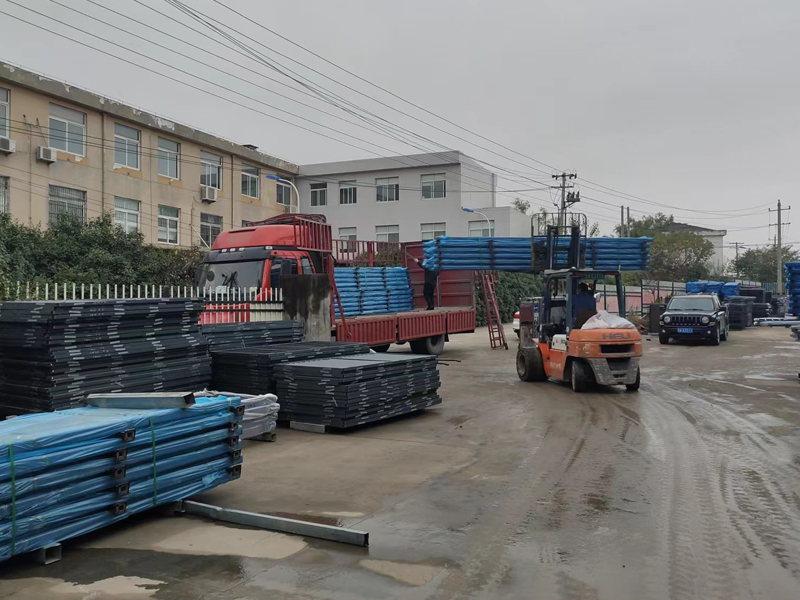 金用護(hù)欄2022年11月25日鋅鋼陽臺護(hù)欄裝車發(fā)貨! 金用護(hù)欄2022年11月25日鋅鋼陽臺護(hù)欄裝車發(fā)貨!