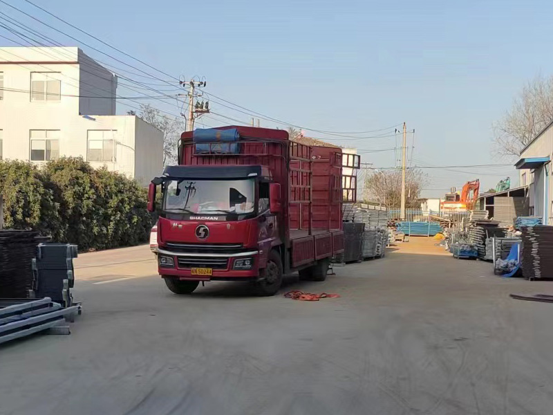 金用護欄2022年12月19日鋅鋼空調護欄裝車發貨！