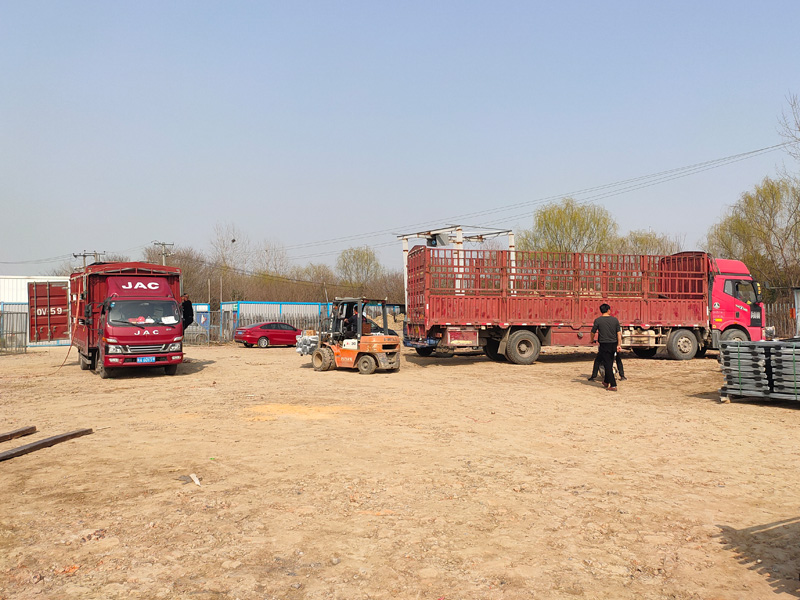 金用護(hù)欄2023年3月4日鋅鋼陽臺(tái)護(hù)欄裝車發(fā)貨! 金用護(hù)欄2023年3月4日鋅鋼陽臺(tái)護(hù)欄裝車發(fā)貨!