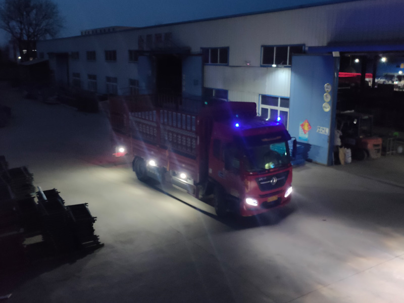 金用護(hù)欄2023年3月31日鋅鋼圍墻護(hù)欄裝車發(fā)貨！