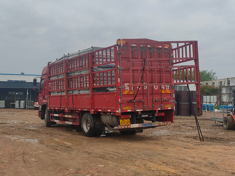 金用護欄2023年4月24日鋅鋼陽臺護欄裝車發(fā)貨! 金用護欄2023年4月24日鋅鋼陽臺護欄裝車發(fā)貨!