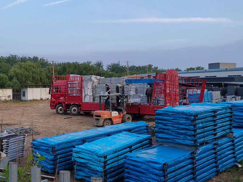 2023年5月22日鋅鋼陽臺欄桿裝車發貨！