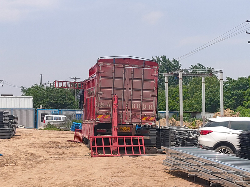 2023年5月25日鋅鋼飄窗護(hù)欄裝車(chē)發(fā)貨! 2023年5月25日鋅鋼飄窗護(hù)欄裝車(chē)發(fā)貨!