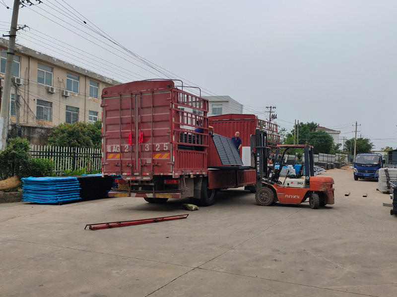 2023年6月3日鋅鋼百葉窗裝車發貨！